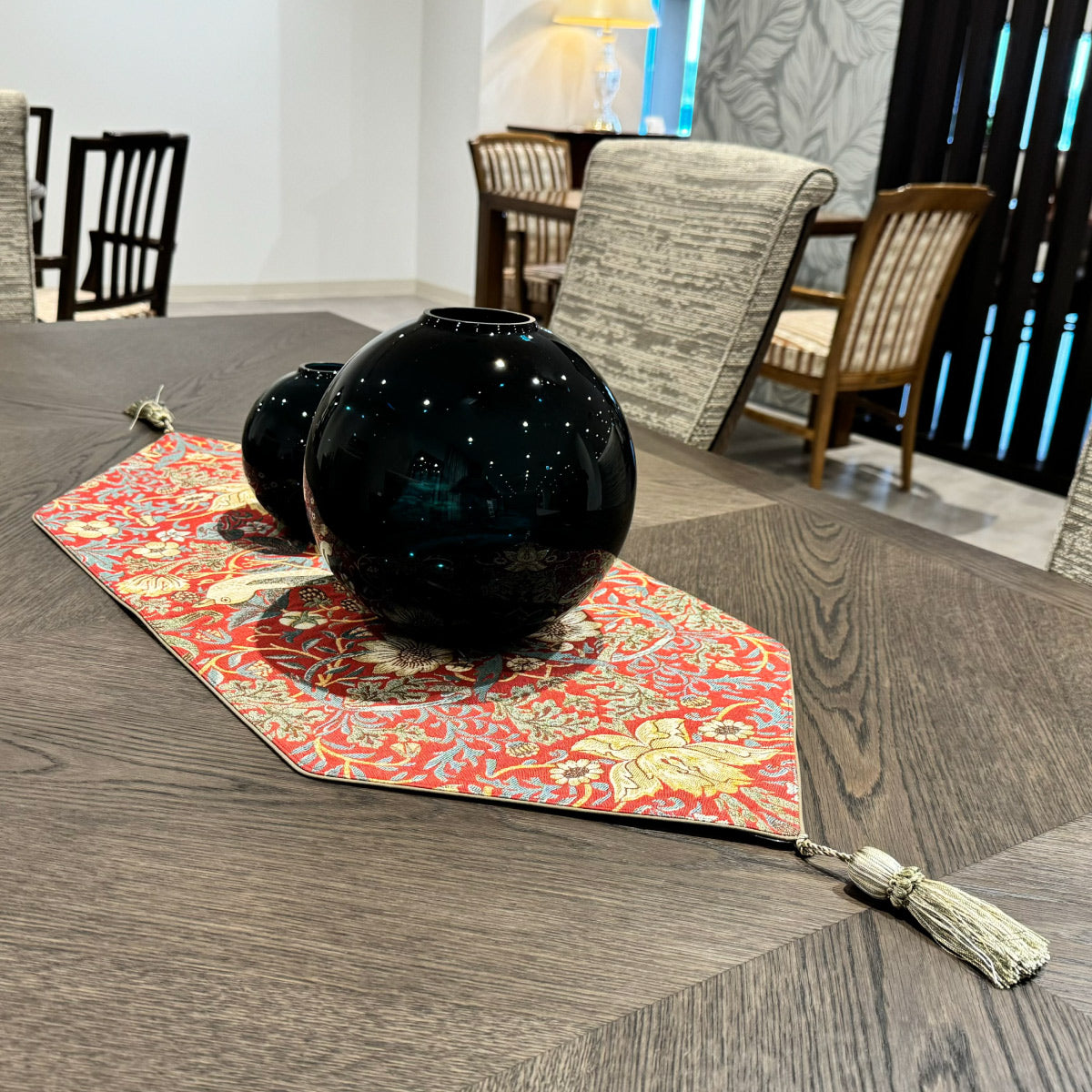 テーブルランナー MORRIS ウィリアムモリス イチゴドロボウ