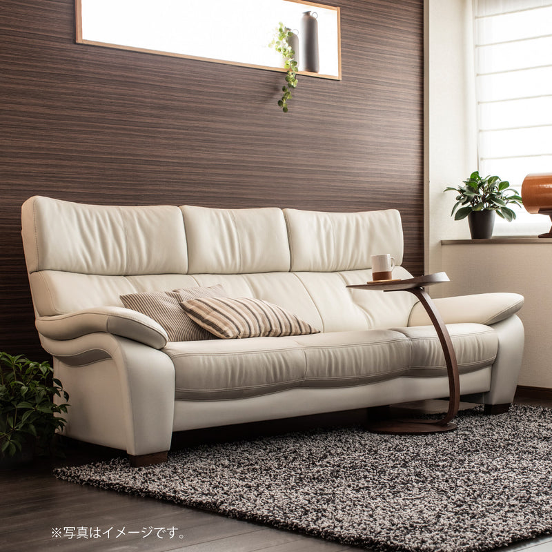 karimoku(カリモク家具)より本革を使用したZT73 2人掛けソファーです 